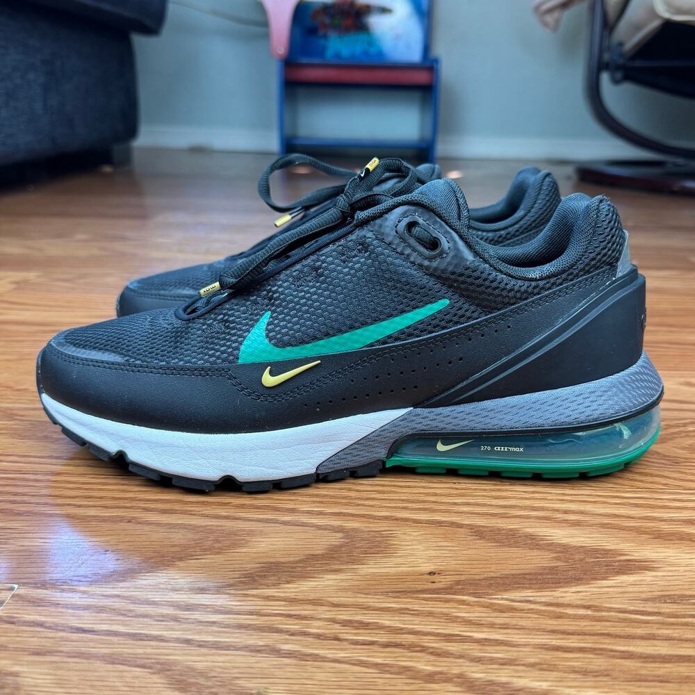 Like New Nike Air Max Pulse Black Malachite Size 8
